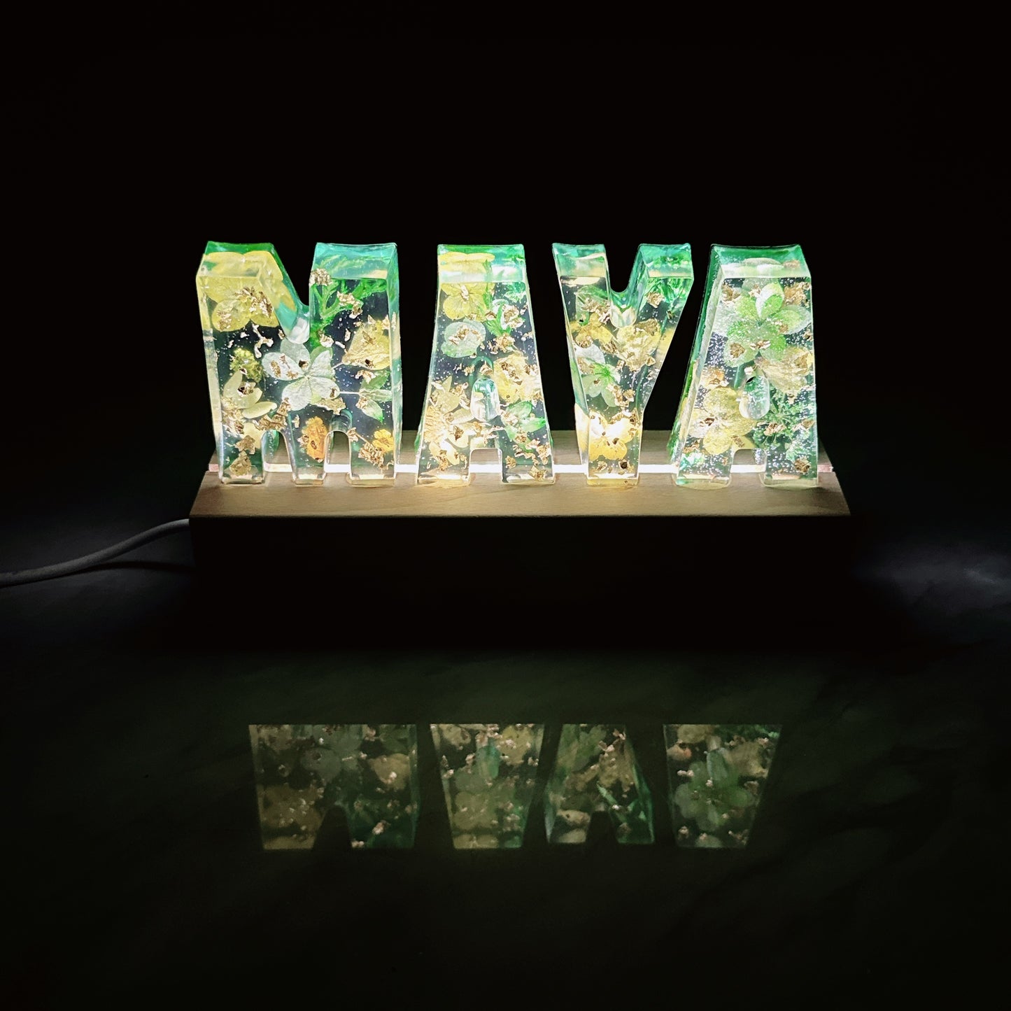 客製化押花小夜燈( 1-4 個字母) Personalised pressed flower night light (1-4 letters)